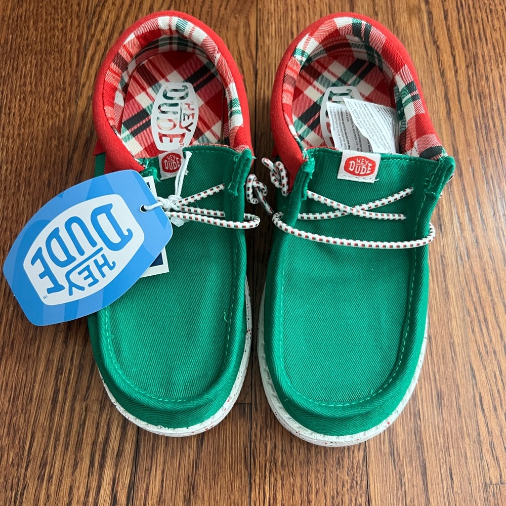 Hey Dude Wally Y Holiday Kids Moccasins in Green and Red Plaid, Size C13